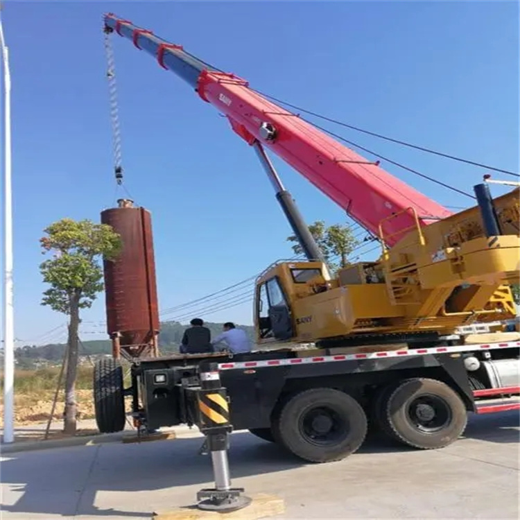 江汉石油管理局80吨吊车出租多少钱